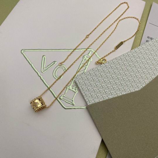 Van Cleef & Arpels necklace lyh08